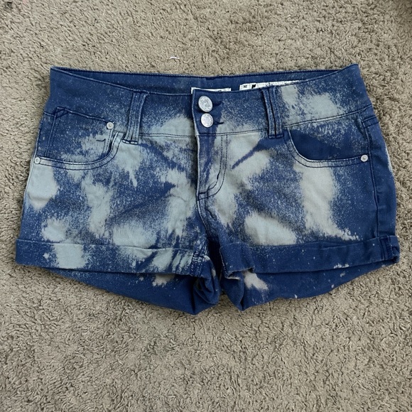Blue Acid Wash Low Rise Shorts Size 5 - Picture 2 of 5